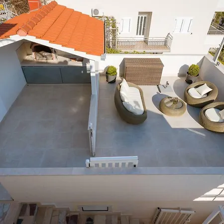 Apartment-bruno-mit-meerblick Apartamento Okrug Gornji